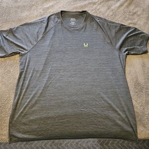 Huk Men's Performance Short Sleeve Tee - Dark Heather Gray w/ Mahi graphic